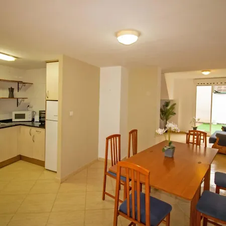 Bajo Con Terraza Y Jardin Privado Pet Friendly Albert Apartment